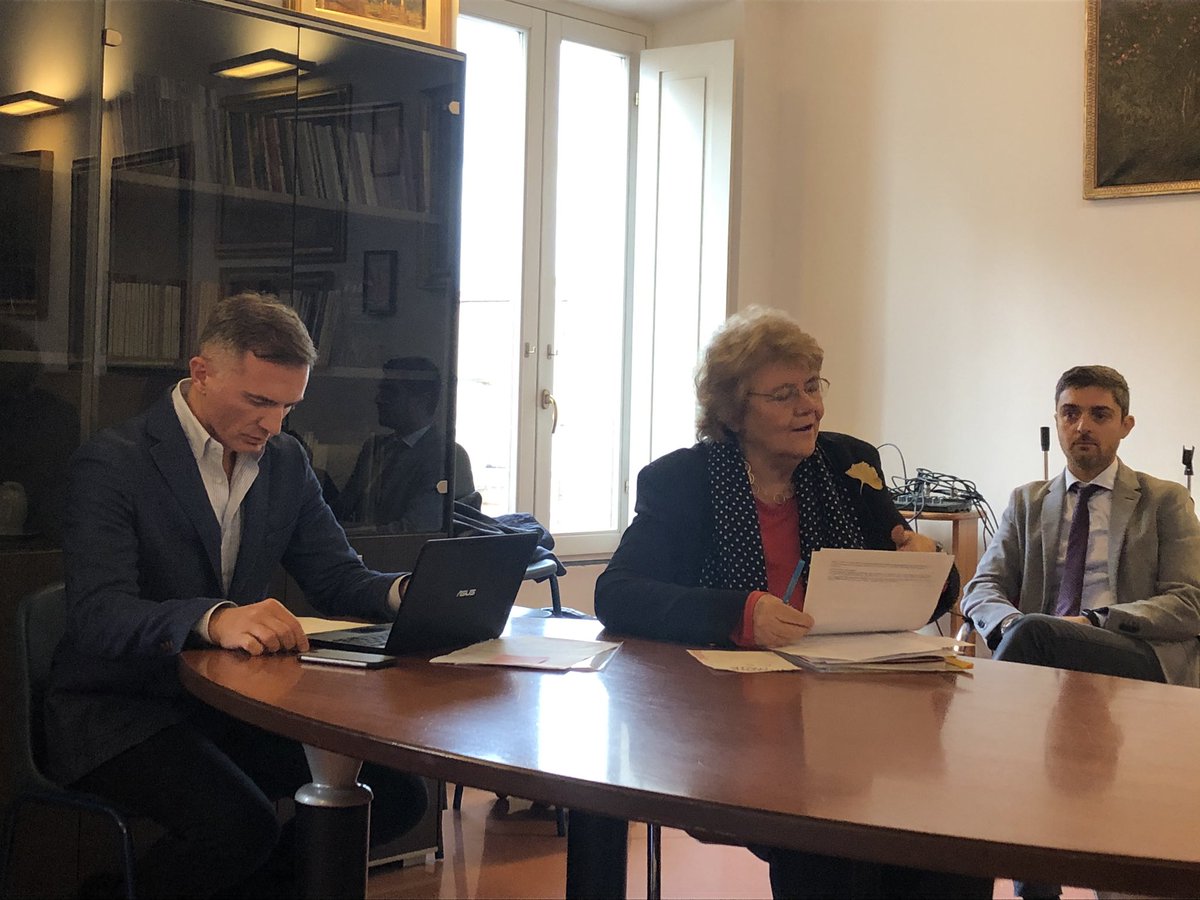 Beatrice Lentati, coordinatrice del Comitato scientifico di EUConsult Italia, illustra i risultati del gruppo di lavoro #assembleasoci #networking <a href="/RaffaelePicilli/">Raffaele Picilli</a> <a href="/GabrieleGranato/">Gabriele Granato</a>