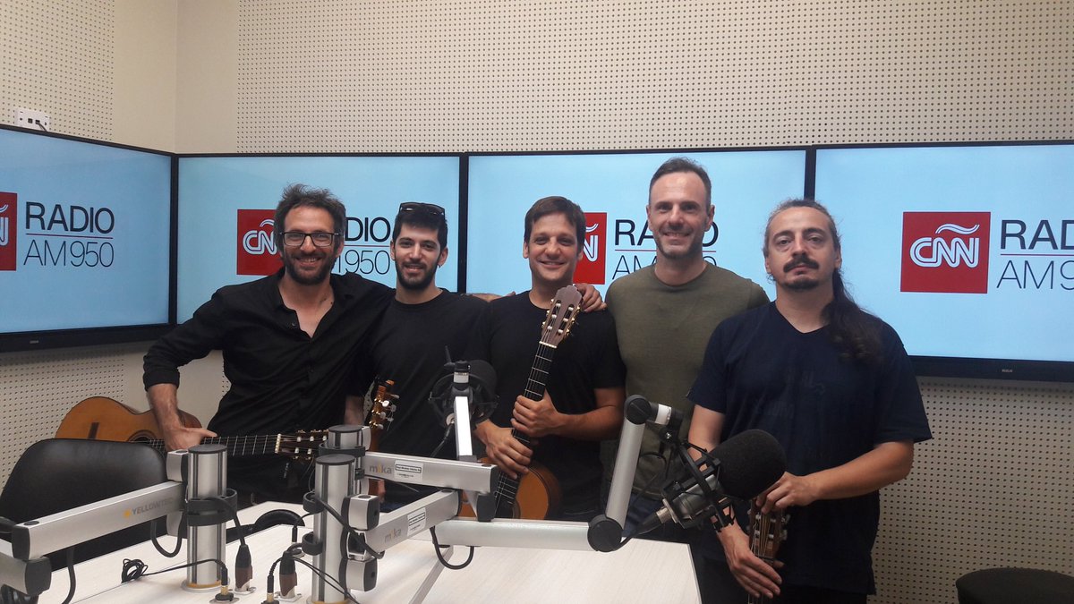 Gracias a <a href="/RdelaSernaOk/">Rodrigo de la Serna</a> y el Yotivenco por la visita a <a href="/cnnradioarg/">CNN RADIO ARGENTINA AM950</a>