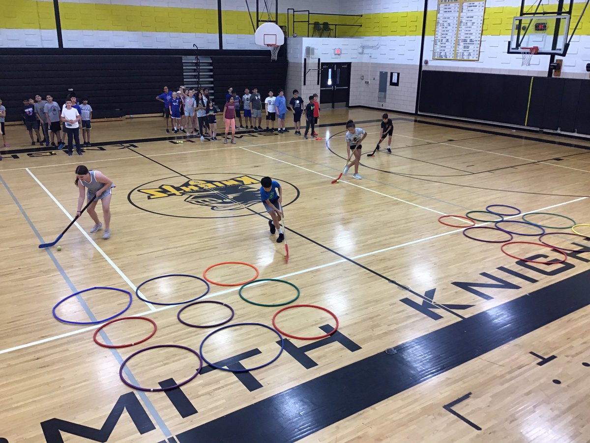 j2thecoop's tweet photo. Hockey “SKILLS &amp; DRILLS” day with a game of TIC TAC TOE in 6th grade physical education. #smithknights @SmithKnights @TROY_PE_Dept https://t.co/BIF10fH255