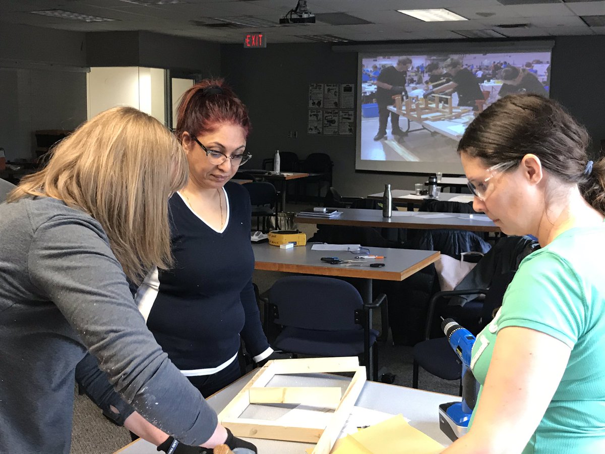 MrsJWalton's tweet photo. Construction 7/8 Challenge learning underway! Hands on learning rocks! 🔨🧰🏠@MsKStuart #ONEL @skillsontario @PrinceAlbertPS @PearsonAjax @sirsamps @MeadowcrestPS @whitby_shores @vaughanwillard @McCaskillsMills @violadesmondps https://t.co/bR6bYGH1qk