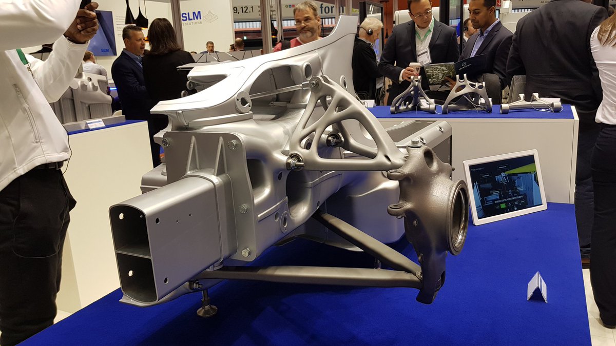 SLM Solutions stellt auf der #Formnext2019 eine neue Generation seiner SLM 500 vor: Halle 12.0/Stand E03. Mit dem Multi-Laser-System können Bauteile wie diese Aufhängung gedruckt werden: