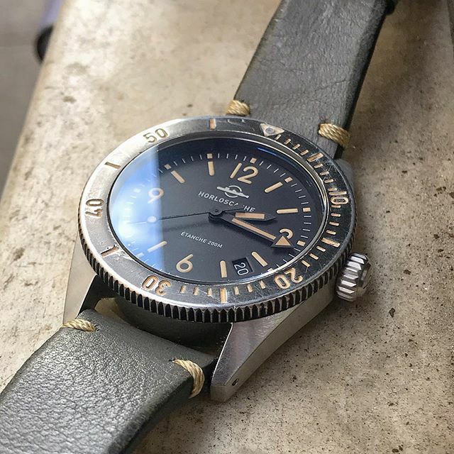Moonphase_fr's tweet photo. A tool, not a jewel. Contemporary diver according @horloscaphe.watches , vivement lโรฉtรฉ ...
_
#diverwatch #horloscaphe #skindiver #toolwatch #moonphasemagazine #redbarparis https://t.co/Gr6BBnJWiR https://t.co/y0JkUwisZI