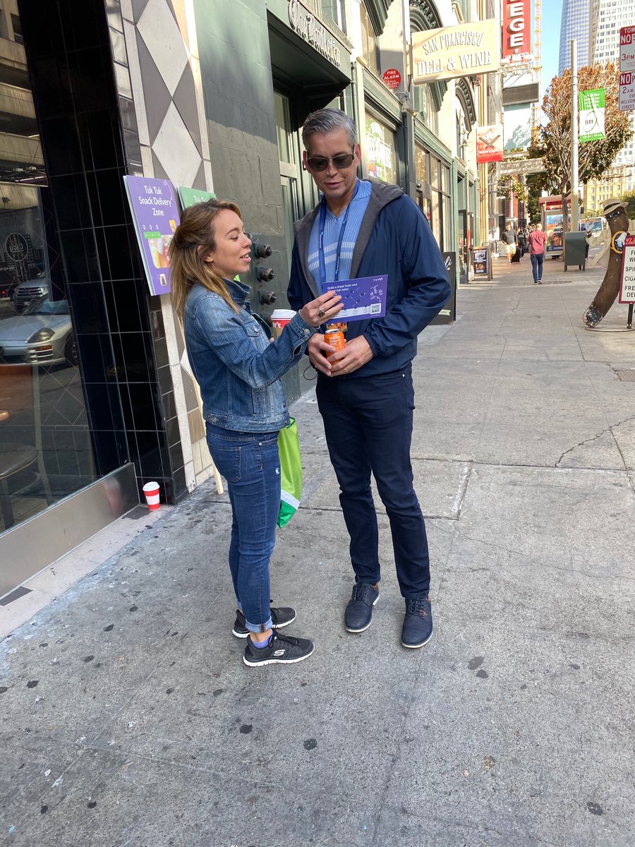 GinaPapi1's tweet photo. #betterbotsbetterservice #DF19 #Dreamforceweek https://t.co/dji01eSLP1