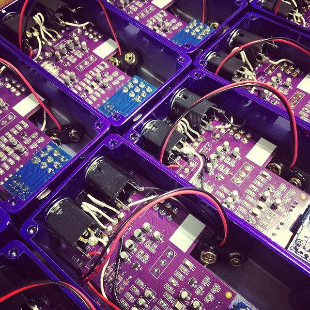 DiamondPedals's tweet photo. The Diamond f-Octave- purple and the inside and outside! Fat and fuzzy with a switchable octave up function. This one is a ton of fun to play and glitches so nicely with chords when the octave is engaged! #diamondpedals #diamondfoctave #fuzz #octavefuzz … https://t.co/KYhsnkDQOg https://t.co/LObigqV97S