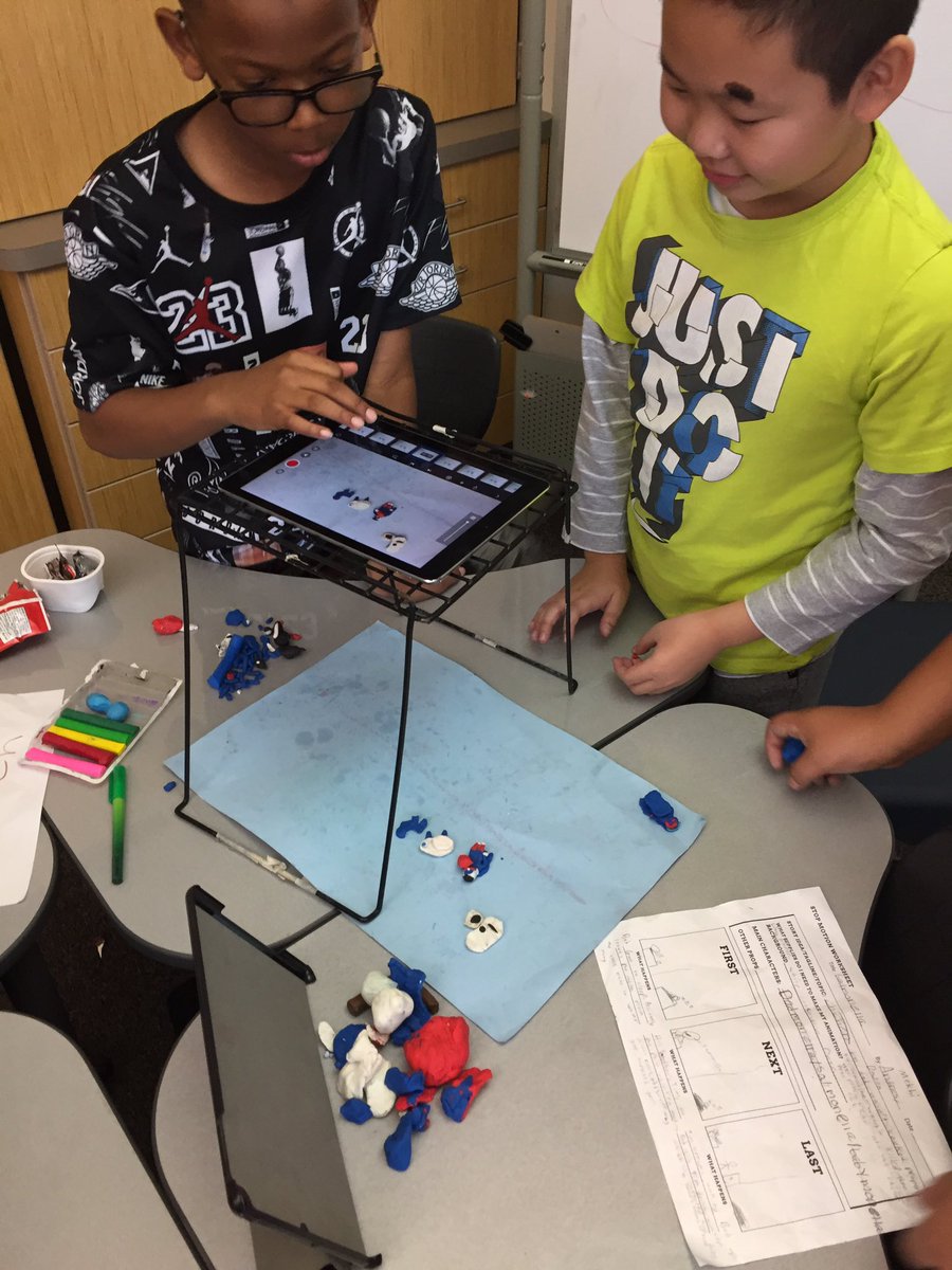 MrBsBrainiacs's tweet photo. And now it is time to create the main scenes from our stop motion project @QuatamaSTEAM @mrdavidfilm @sandiegrinnell @GrantCorlissg https://t.co/3iiWUTEAwK