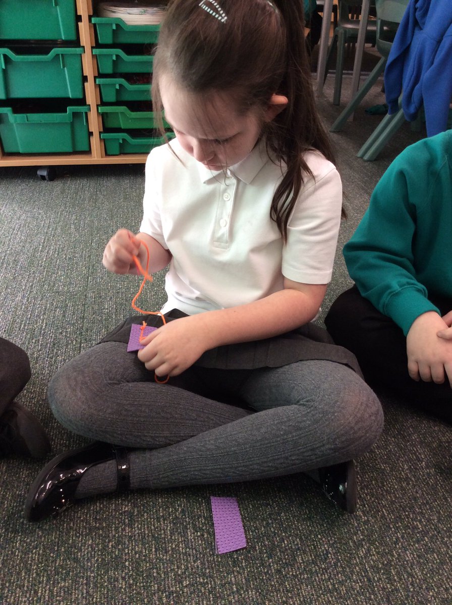 Lakeside_school's tweet image. Sewing skills and fabric pens were all part of Y1’s DT project research today. Lots of concentration needed. #DT #textileskills
