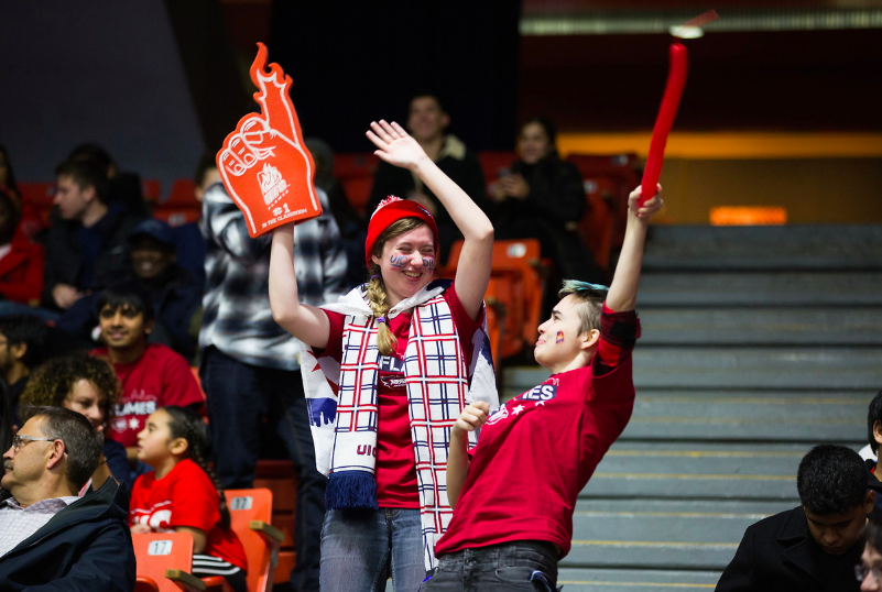 UICCSI's tweet photo. πIT'S GAME TIME! Come to the game on Thursday night to cheer on the Flames and find out who's on this year's Homecoming Court! π #UICHoco https://t.co/WjNVJp1ESp