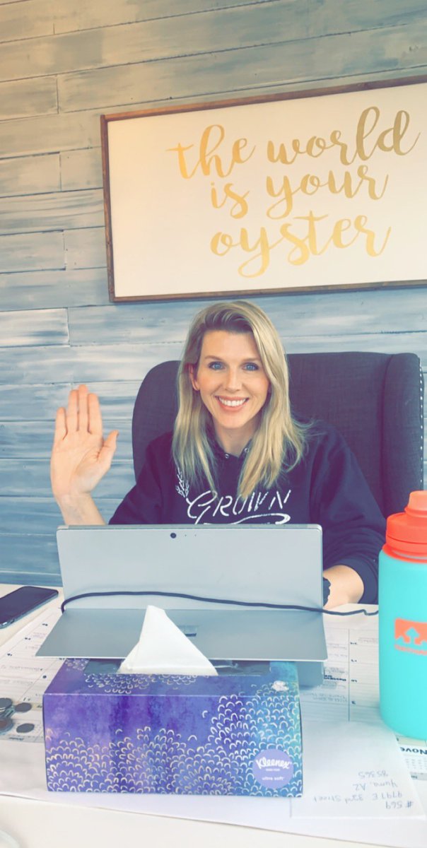 SKYoungLeaders's tweet photo. Hard to believe our hour is up already! Thanks to all of you for participating in today’s #SYLchat. Let’s continue the conversation- follow me on Twitter @LaceyRhea or visit my website https://t.co/aAY7FyQS5F https://t.co/aaHQu9AeBi