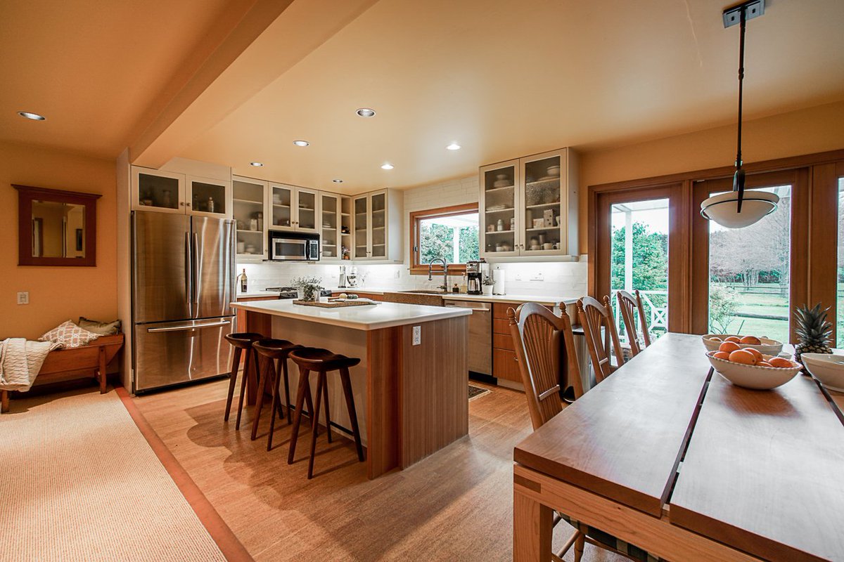 MissionRealtor's tweet image. Looking to make a move before the holiday season goes into full swing? Browse my current listings in the Fraser Valley ow.ly/GLS350x5WFz