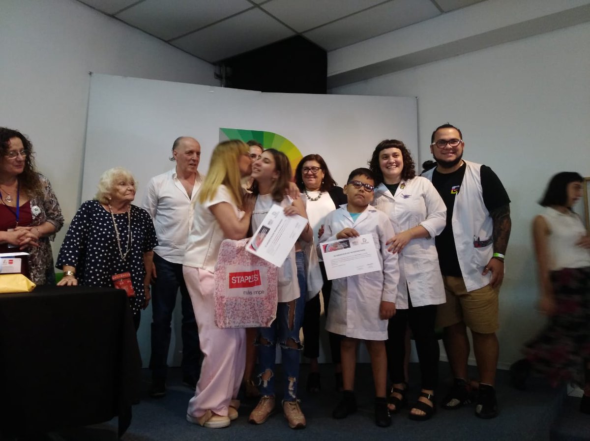 〰️Pasamos una linda mañana junto a la Defensoria del Pueblo, premiando a los ganadores de “Mis derechos cuentan “〰️ Felicitaciones a todos los chicos y chicas que escribieron unos cuentos maravillosos reflexionando sobre sus derechos 👏👏👏