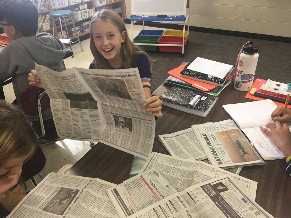 mt5thgrade's tweet image. Today we read the newspaper in preparation for our journalism unit ✏️ 📰 🗞 #bexleybold