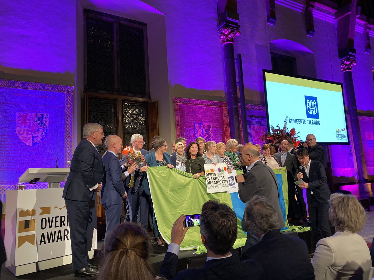 Van harte gefeliciteerd <a href="/gemeentetilburg/">gemeentetilburg</a> met de award voor Beste Overheidsorganisatie van het Jaar 2019! #Overheidsawards #Verkiezing #OOVHJ