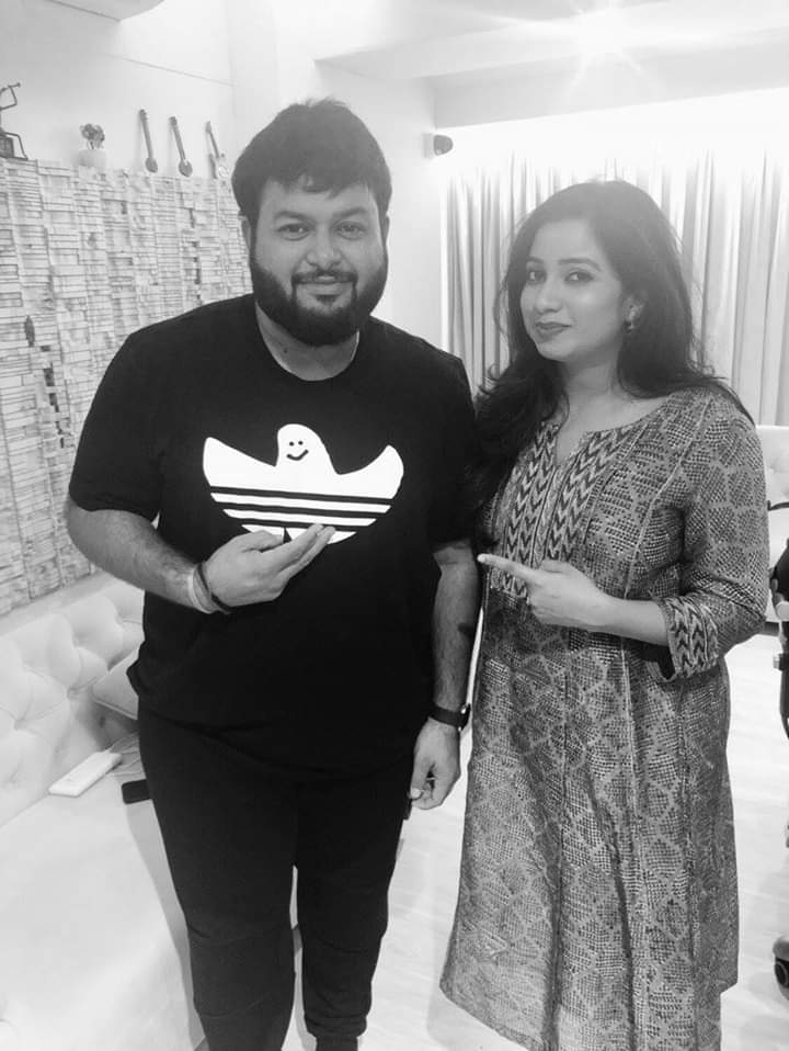 surenshreya's tweet image. @shreyaghoshal dhee recording studio clips with @MusicThaman ❤

#Blockbuster #Boochade and now time for #AA4 ❤