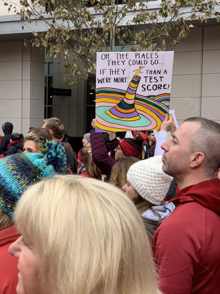 BonnieThrasher_'s tweet photo. #REDforED #iamista #istastrong https://t.co/4R2MYIHCFw