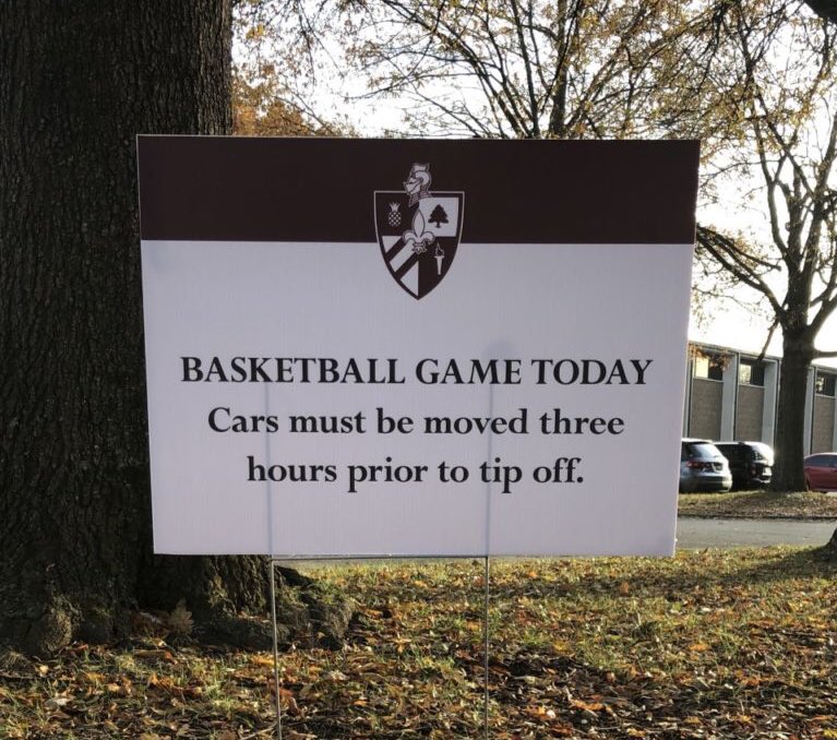 theconcord_bu's tweet photo. Trading Spaces: Students Look for Parking on Home Game Days -
https://t.co/hLFY2wK7E9 https://t.co/LYqAty24xh