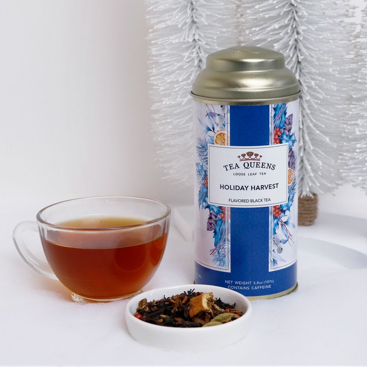 Holiday Harvest has been a seasonal favorite longer than we can remember. How could it not be with its sweet seasonal spices, zesty orange, and zingy peppercorn? Try it for yourself at teaqueens.com/new.
.
#teatime #teaparty #looseleaftea #tea #holidays #winter #christmas