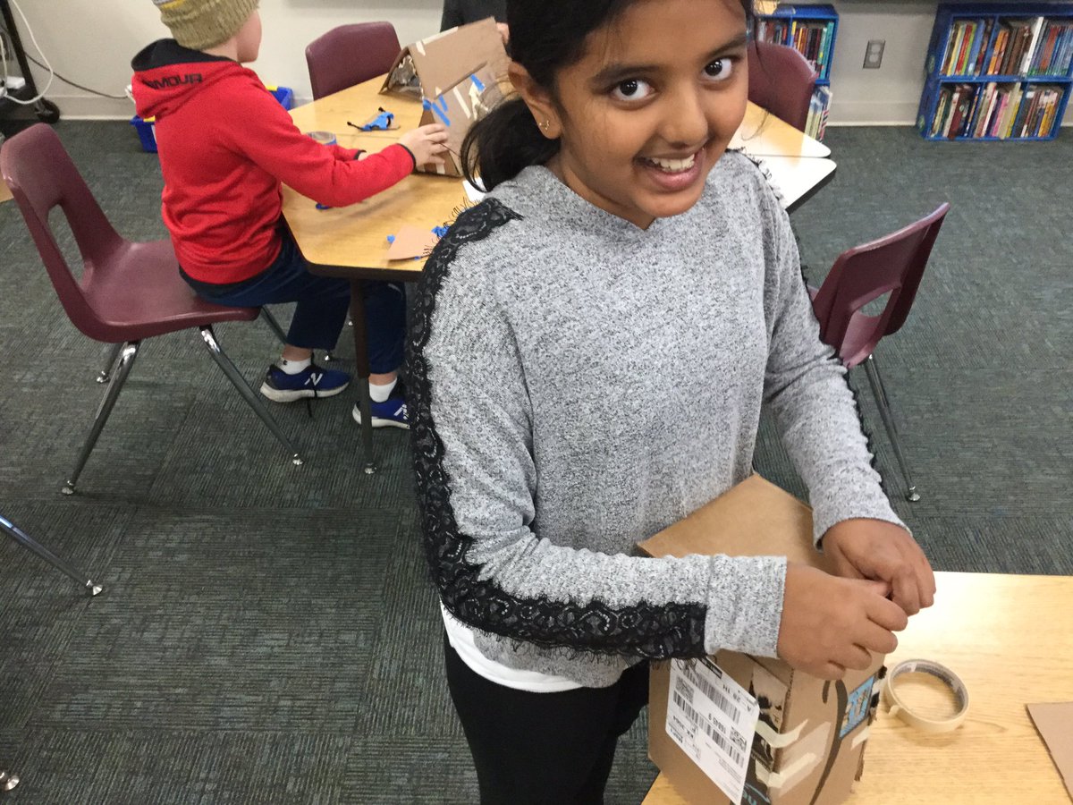 CarolynSund's tweet photo. 4th Graders are using the design process to create a better lunch box. #mywayshift https://t.co/6dwaCWNnZP