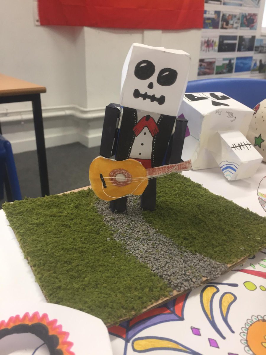 Amazing entries for Miss Rowden's, 'Dia de Los muertos', competition!
#diadelosmuertos
#BFS_MFLdoesDiadelosMuertos
#