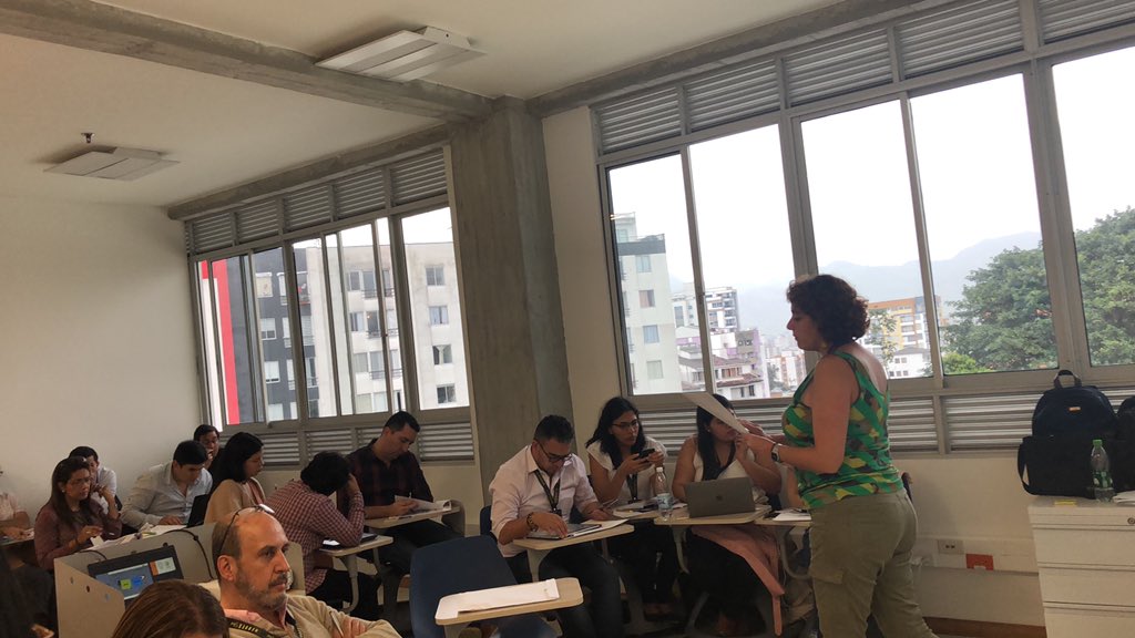 Inventta's tweet photo. Comenzando nuestro Bootcamp #Bizfactory en #HeroesFest2019. https://t.co/OWqw5TrGwX