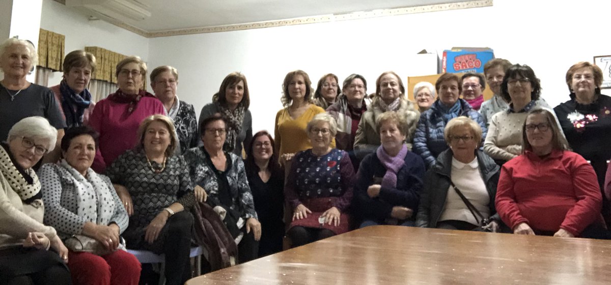 Muy contenta de la acogida al taller sobre #Endometriosis que he impartido esta tarde para la Asociación de Amas de Casa de #Tarazona
La #divulgación es crucial para que se conozca más esta enfermedad crónica que, a pesar de afectar a 5-20% de mujeres, sigue siendo desconocida 👩🏻‍🏫