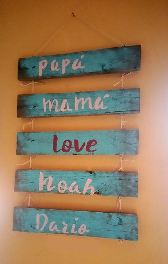 Cómo hacer un original cartel de #palets para tu casa o local, no te pierdas el #pasoapaso en el #blog http://blgs.co/03ym90