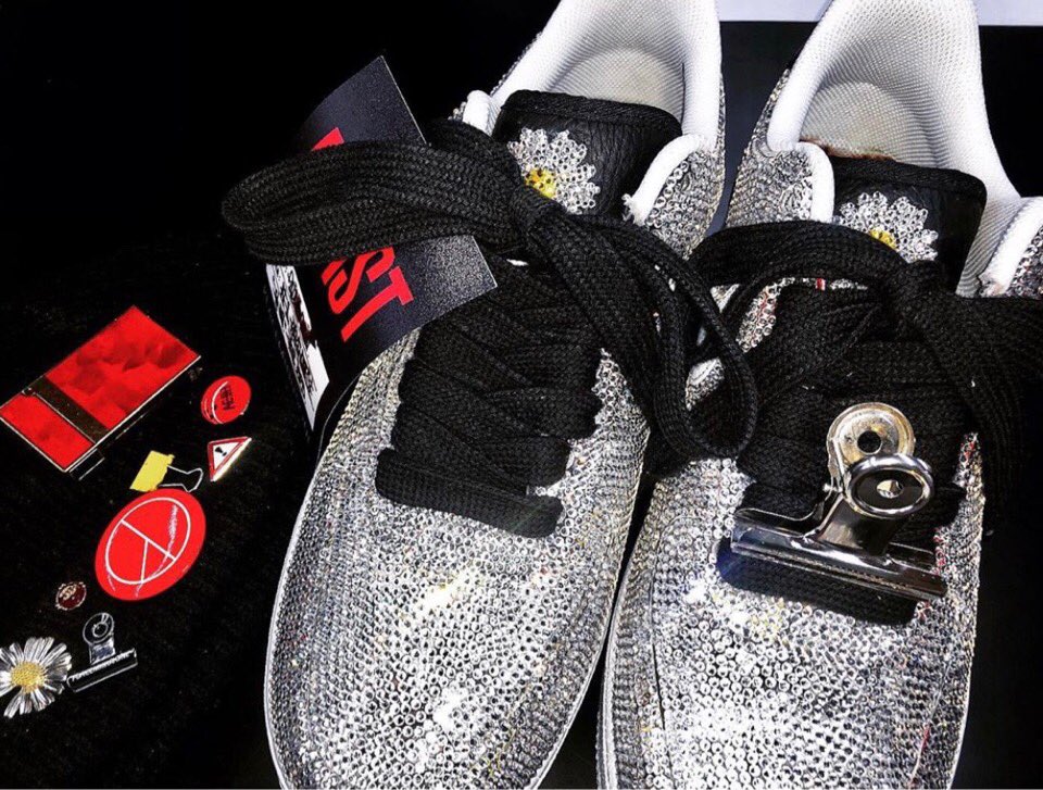 𝐔𝐏 𝐓𝐎 𝐃𝐀𝐓𝐄 в X: „【PEACEMINUSONE × Nike】Air Force 1