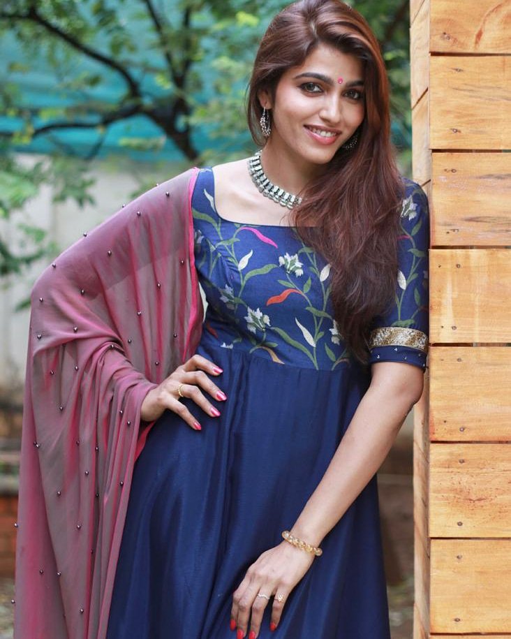 sparkanandh's tweet image. Happy Birthday Gorgeous @SaiDhanshika 😘😘😘💕💐💐

 #HBDSaidhanshika #Nov20th