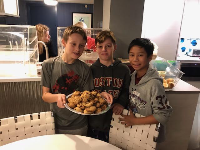 trishr85's tweet photo. Feeling blessed to be able to "give back" to the community with these caring, talented and generous 6th grade students. Feeling more gratitude that my son Michael always shows up to help! https://t.co/pdlzD5znHj