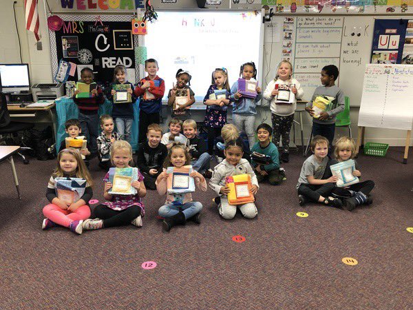 wildwood_wolves's tweet image. A huge thank you to our community partners, Warren Road Church, and their amazing quilting guild ladies who sewed quilts for every Wildwood Kindergartener. 
#WildwoodWolves
#WarrenRoadChurch