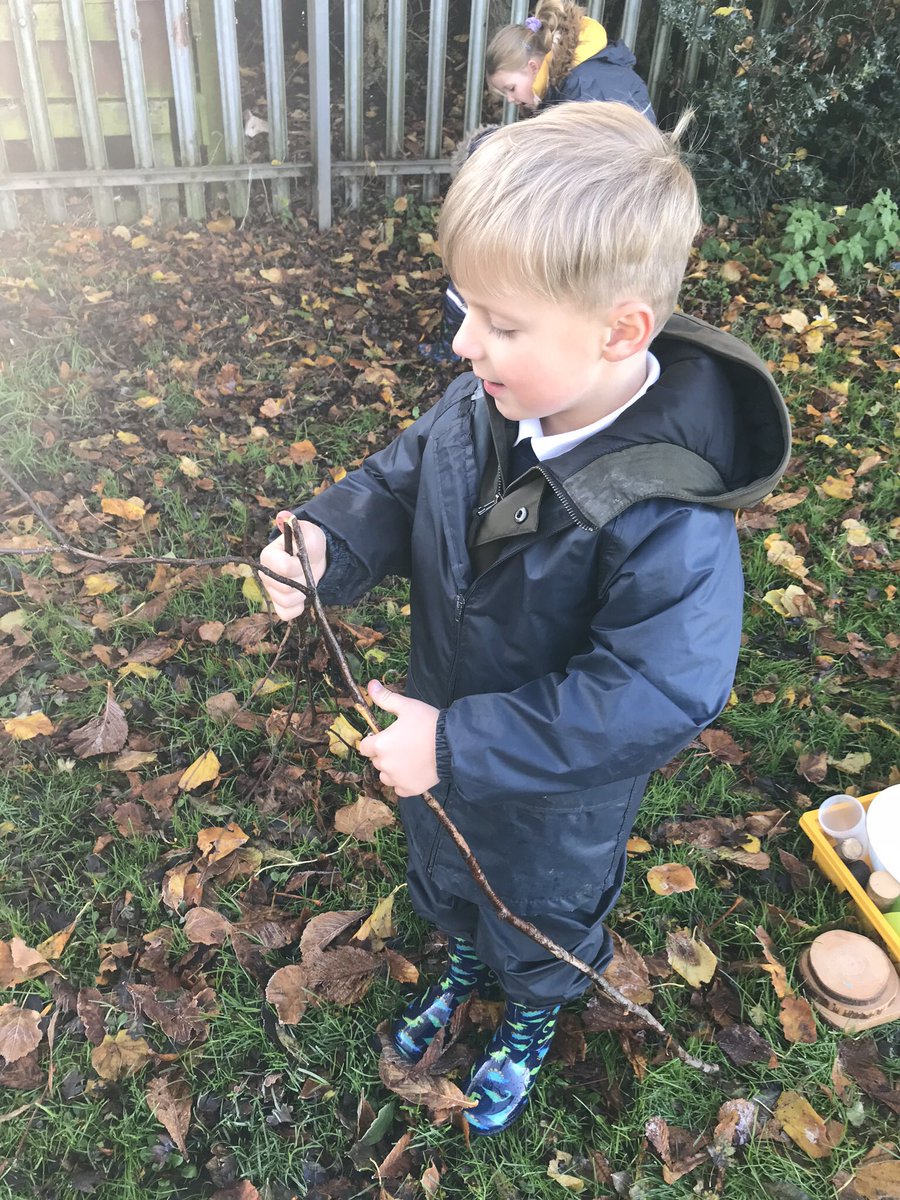 scps_foundation's tweet image. More pictures from our forest school session this morning! #springcottageeyfs #springcottageforestschool #springcottagescience #springcottagedt