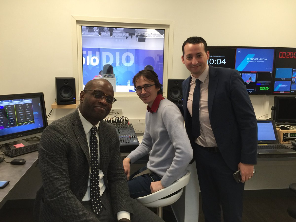 CJLabruyere's tweet photo. Les coulisses d’un Webcast. 👏👏👏 Merci @rchvip @Wil_CHANTHIRATH @JeremyLisbona @DavyFumu @Ariani_Nan @adcorbiac Stéphane et Renaud https://t.co/fM8V02QS9X