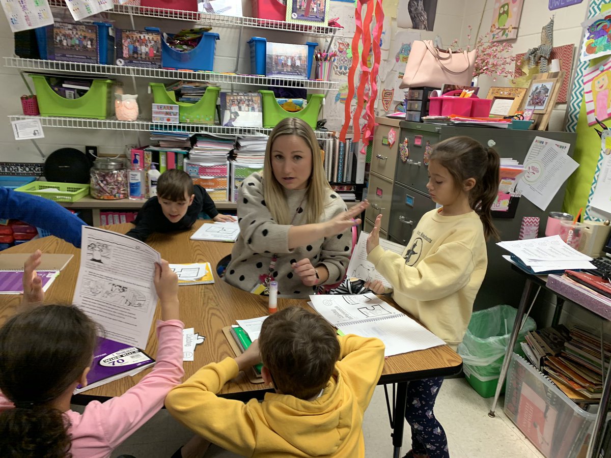 d_mikin's tweet image. #NRInspiregreat with @Rtarteach3 
Reading stations &amp;amp; conferencing.  Transitioning and getting techy with SS and @WeVideo for news broadcast on extreme weather! ⭐️🙌😀 #extremelearning