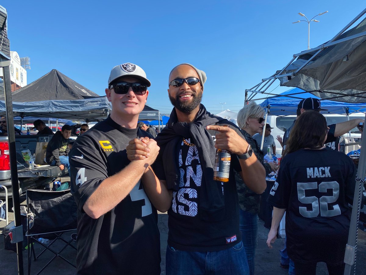 RaiderCody's tweet photo. @blackhanside Tell my guy I got some more BBQ waiting for him on the outside. #FreeEv https://t.co/OSMWEGH8HL