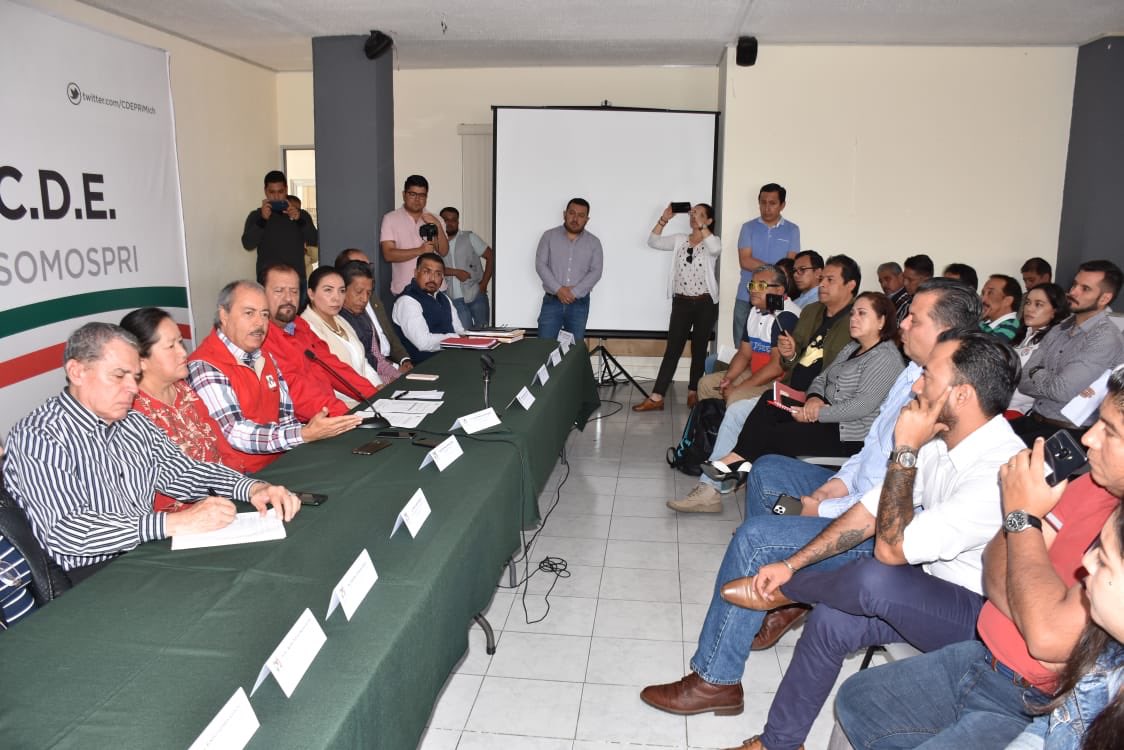 VictorSilvaMich's tweet photo. Iniciamos una nueva etapa en el PRI Michoacán, con la publicación de la Convocatoria para renovar de manera transparente y democrática nuestro Consejo Político Estatal.
Será un ejercicio ejemplar y fundamental en el fortalecimiento de nuestro partido para 2021.
#VamosSumandoTodos https://t.co/xdo6lZQeS5