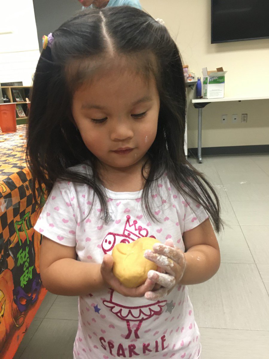 barbarabushlib's tweet photo. We made #edibleclay with tapioca flour and yams today in #topsytuesday! #messycrafts #kidscrafts #familycrafts https://t.co/sOsxHG3q2c