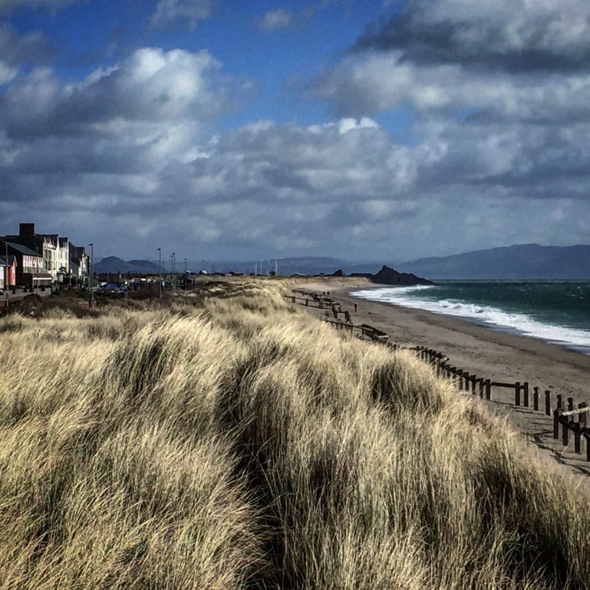 rhosyddbach's tweet photo. #solitute #peace #quietbeaches @WalesCoastPath @WalesCoastUK @PenrhynLlyn https://t.co/xVfbyLcEzQ