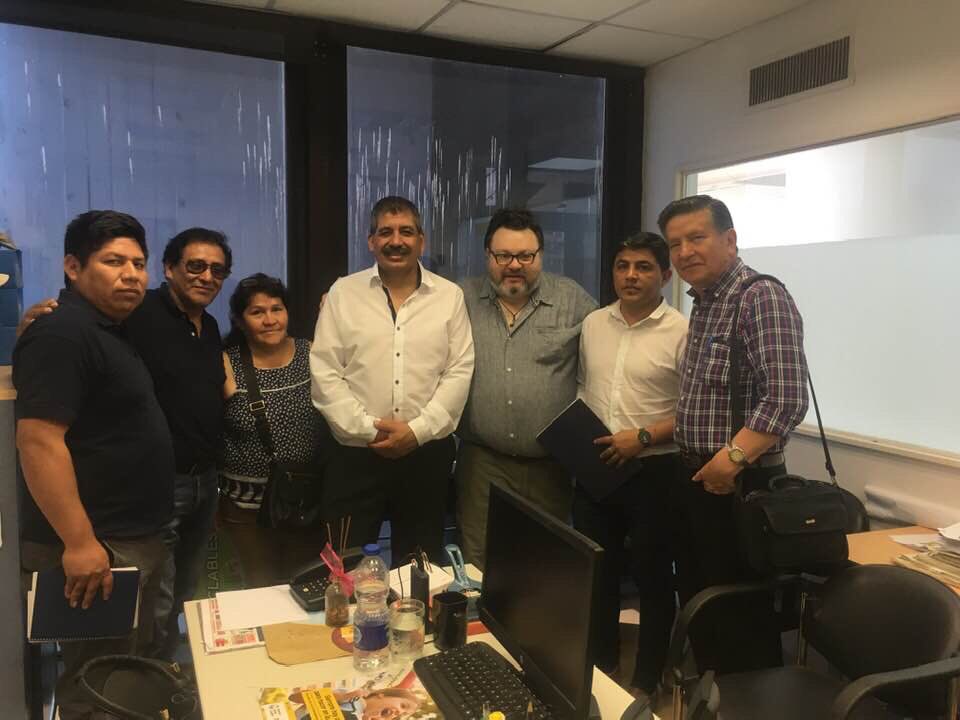 AlejCaracciolo's tweet photo. Reunido con Juan Mansilla activo dirigente de la 3 sección y nosotros desde la UCR escuchando a dirigentes de la gran colectividad Boliviana poli clasista y de diversos partidos sobre el golpe de estado en la Republica Hermana.# DemocraciaSi https://t.co/VKmoIo0Rwz
