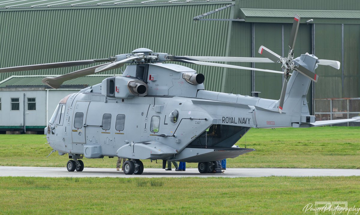 #merlinmk4 @RNASCuldrose #mdmf @RoyalNavy @RNASYeovilton @846NAS @helihub @verticalmag