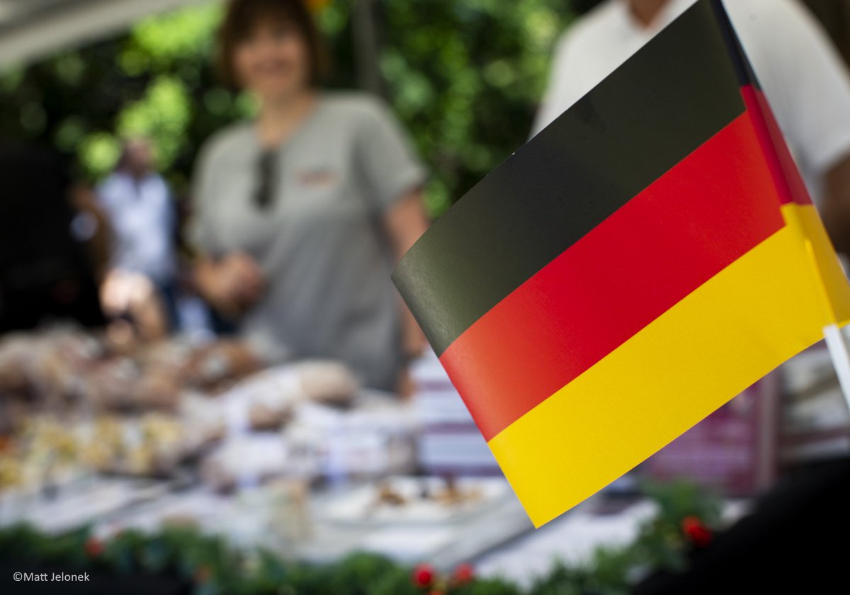 GermanyInOz's tweet photo. Impressions from a fun day out at #WorldofFoodFestival 2019, with delicious international food &amp; entertainment, incl. music by Team Germany's #BellsUp Horn Quartet! Governor of WA the Hon Kim Beazley AC met with stallholders &amp; tried his skill at a 🇩🇪 #Grill (barbecue). https://t.co/5QqHqzE3Xc
