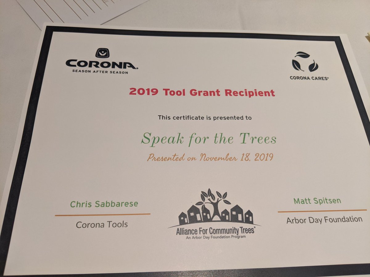 Trees_Boston's tweet image. Topping off a perfect day of #treelearning and #treesharing with a $1000 grant from @CoronaTools. Time to dig holes for 1000 new trees in #Boston. #urbantrees #newdecadenewtrees #StrongerTogether #PCF2019 @arborday @alliance4trees