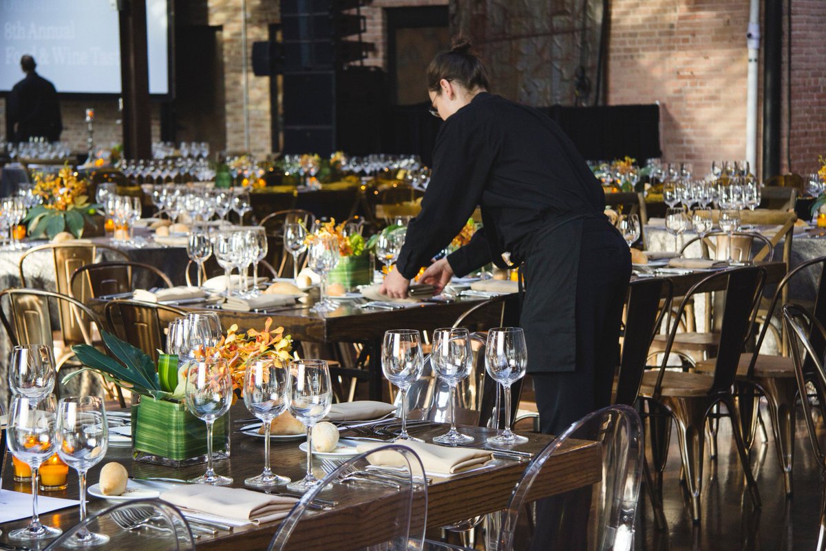 Delicious food, exceptional service, and beautiful surroundings. It’s that simple when you leave it up to #ParamountEvents. Expertly executed culinary experiences by #ParamountEvents: bit.ly/2SKBfeA.