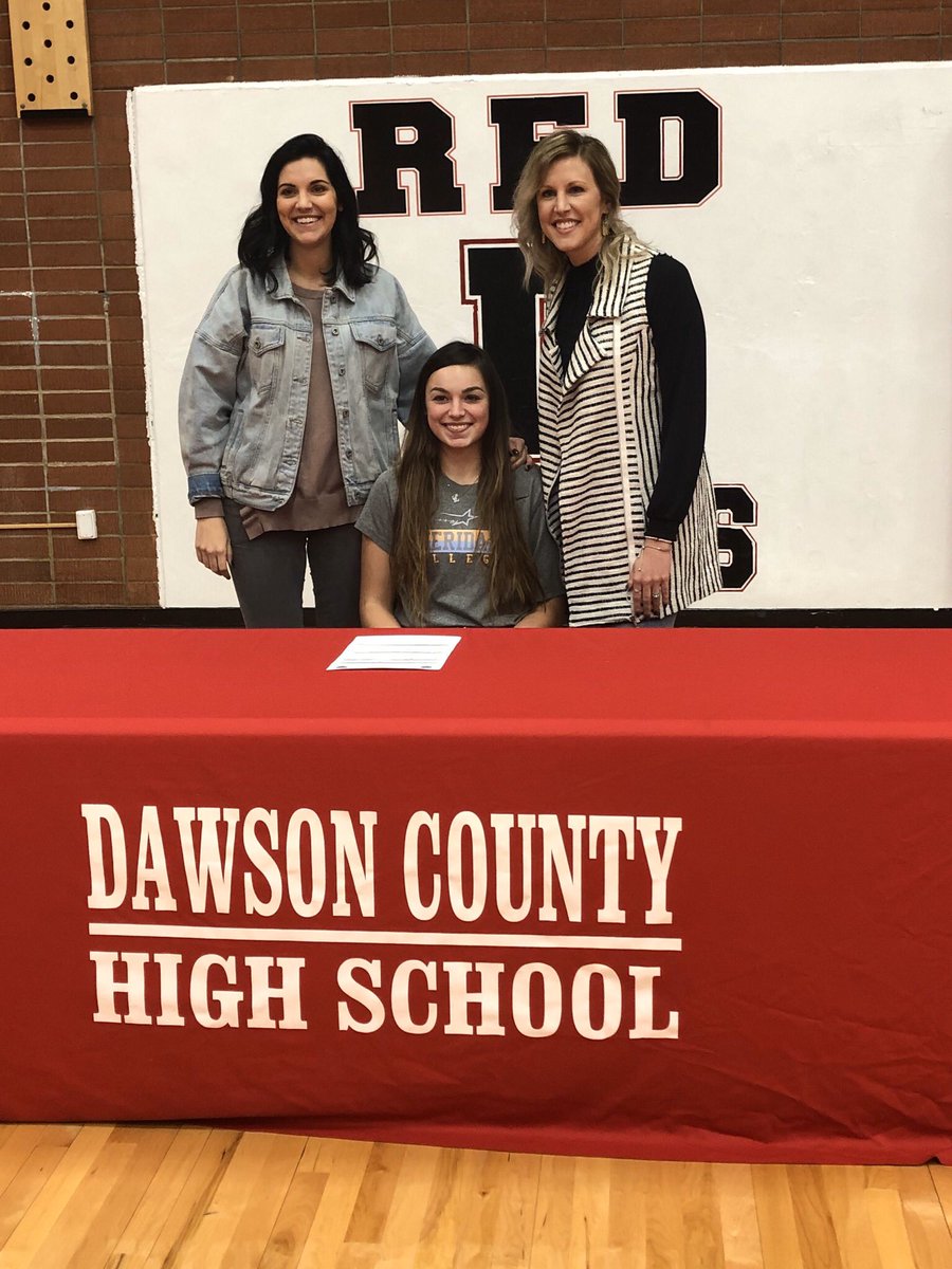 SCGeneralsWBB's tweet photo. 🚨Generals 💫🚨 
Generals have signed 5’11 F/W Savannah Toms from Dawson County HS in Glendive, MT! Savannah brings physicality and an array of skills to the squad. Also, sister of former General @s_tomtom! Fall can’t come soon enough! #TDT #BetterInGeneral #SheridanCollegeWY https://t.co/cxcKEWmVO1