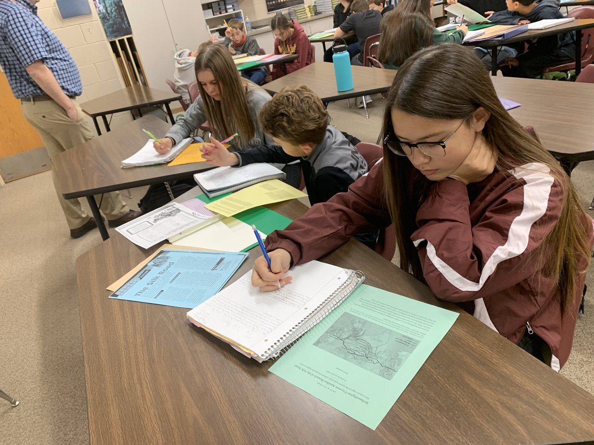 Students are reading laterally in <a href="/tdaaustino/">Tom Austin</a>’s 7th SS class to learn about The Silk Road and why it’s significant! #AuthenticRE4 #SuccessSkillsRE4 #InspiRE4