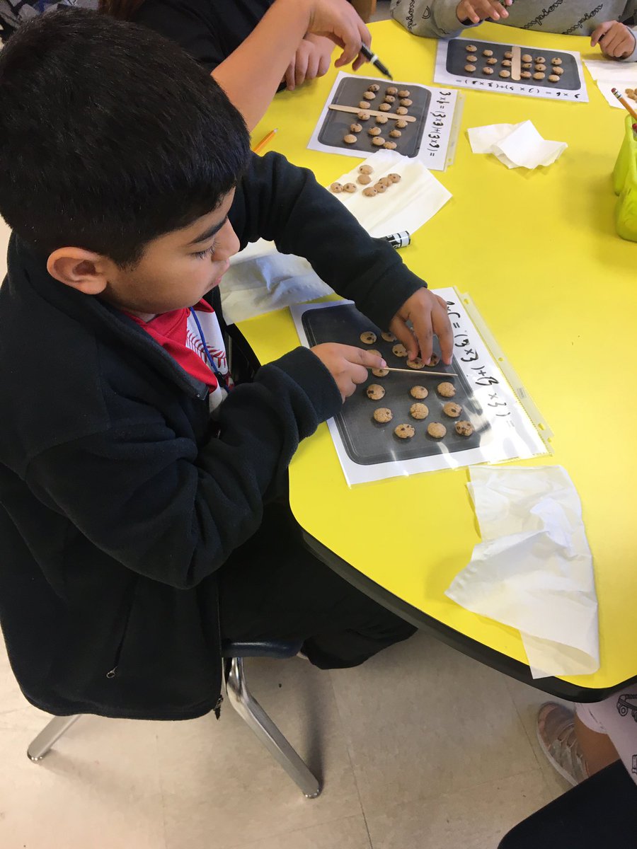 LauraSheffiel20's tweet photo. Learning about the Distributive Property of Multiplication with cookies! @NISDMurnin @MurninMath #multiplicationfun https://t.co/6hwHb6XWYV