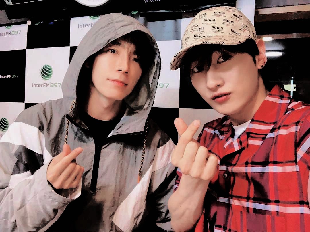 A_HOfficial's tweet photo. → . . . 𝐀&amp;𝐇's updαte % dᥱbut
· #OurSecretDebut › M!Countdown, Seúl, Corea del Sur ·

Llegamos un poco tarde pero llegamos, no pensabamos perdernos este evento tan importante. Les agradecemos a estas reinas por invitarnos y les deseamos lo mejor en su debut. Fighting! ♡ https://t.co/HmgdFhd0Ot