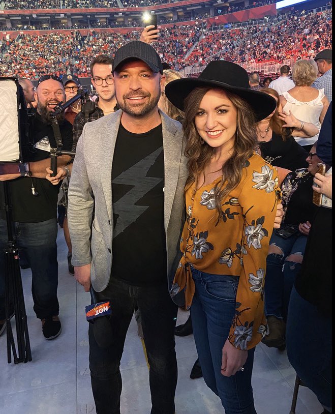 mfowlermusic's tweet photo. Great talking with @CodyAlan @MBStadium Sunday night! 🤍 Thanks for taking the time to chat with me! What a GREAT night with some INCREDIBLE music! ❌⭕️
*Check out the camera guys face 😆* #countrymusic #cmt #MercedesBenz https://t.co/h2EaKkGKd9