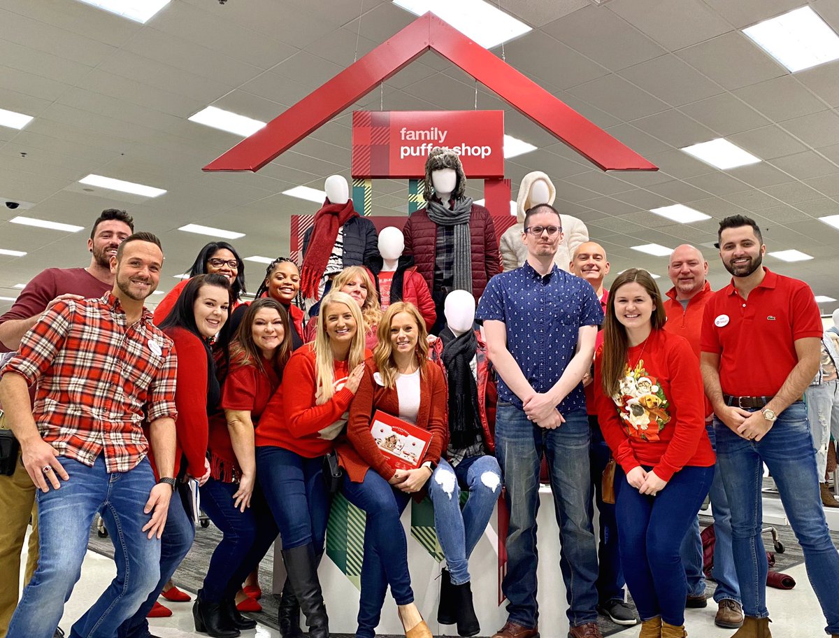 I am so proud of the amazing T1128 team!! They are ready to win the season with beautiful brand, full floors and unbeatable guest service!! This team is always a little #extra and they sure brought the extra today!! #TheUnstoppableD173 @I_Tob26 <a href="/MJLloyd08/">Meg Lloyd</a> <a href="/AlliDeyhleTGT/">Alli Deyhle</a>