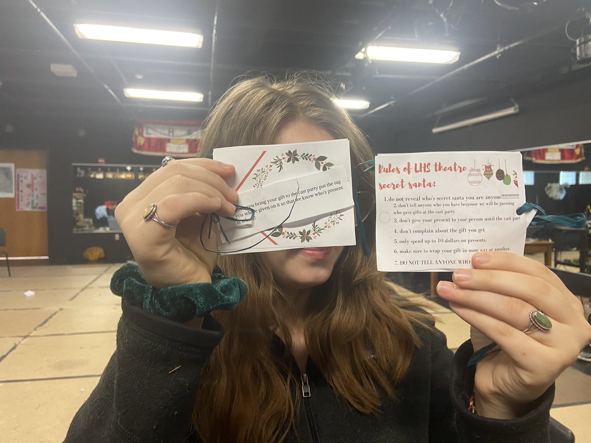 theatre_lhs's tweet photo. If you havenโt gotten your secret Santa tag for the LHS theatre one act secret Santa! contact LHS theatre or go find Lily Anderson tomorrow in the black box!๐
๐
#secondsamuel https://t.co/j5SEVC9Q7y