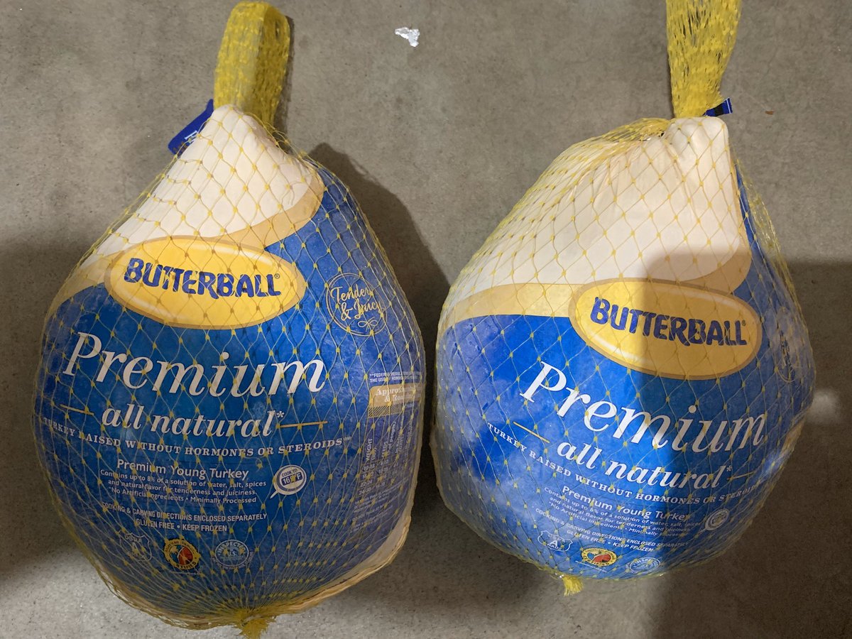 ZumEastHigh's tweet photo. Hey #FZE &amp; #EastsideCommunity I got my turkeys and you still have time to get a turkey for the No Hunger Holiday tomorrow. Help us support this great cause. #theLIONway #EastsidePride https://t.co/fDAObRAQmK
