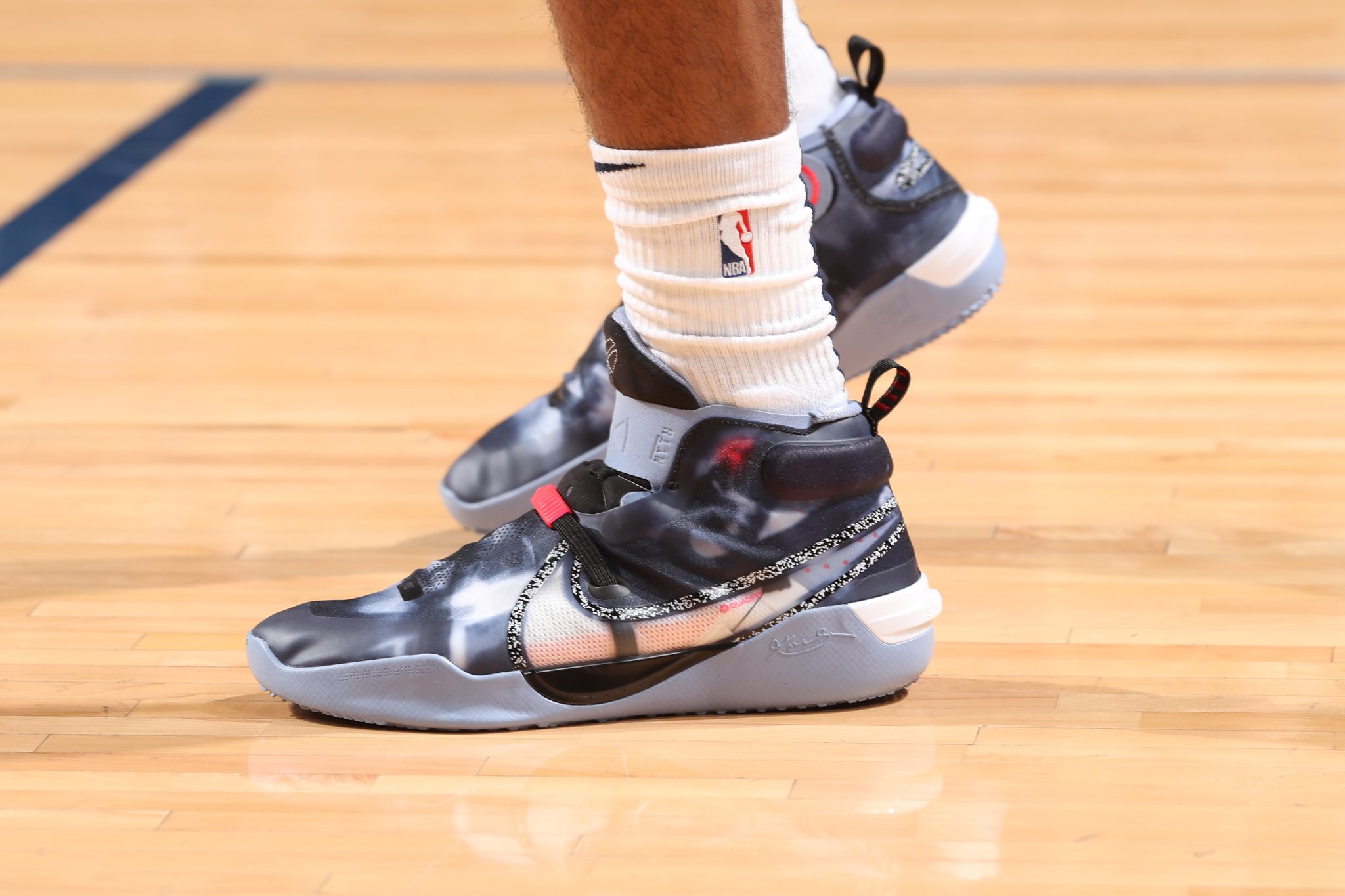 B/R Kicks on X: